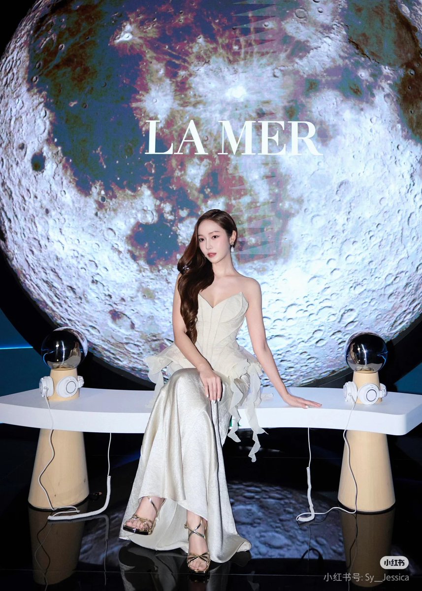 GoldenstarsTH's tweet image. [ Jessica XiaoHongShu ] | 06.09.2025

🧜🏻‍♀️🌊🐚🫧
Soft magic in every moment✨#Lamer 

🔗xhslink.com/m/8DBYhghmmGh 
-
#JessicaJung #Jessica #제시카 #정수연 #Goldenstars #GoldenstarsTH - 1/3