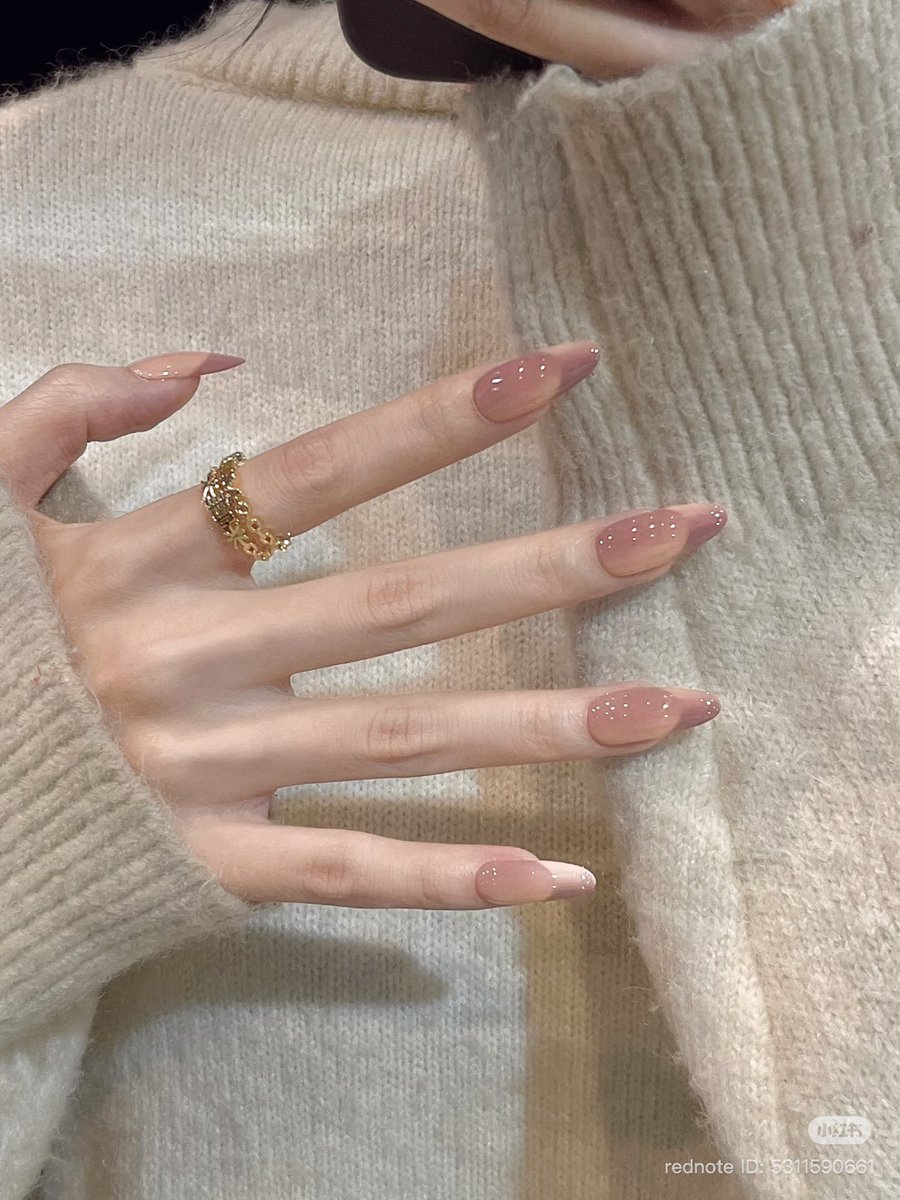 8_rivi's tweet photo. これからの季節はヌーディーカラーのちゅるん系ネイルが最強すぎる‧₊˚ ୨୧ ˚₊‧ https://t.co/6KM5BNAm78
