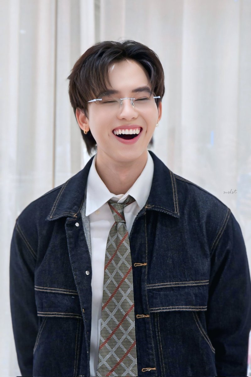 su_skst's tweet image. หนุ่มแว่น🤓

#FlukePongsapat 
#BetterWithYou #จะให้ไปรักใคร