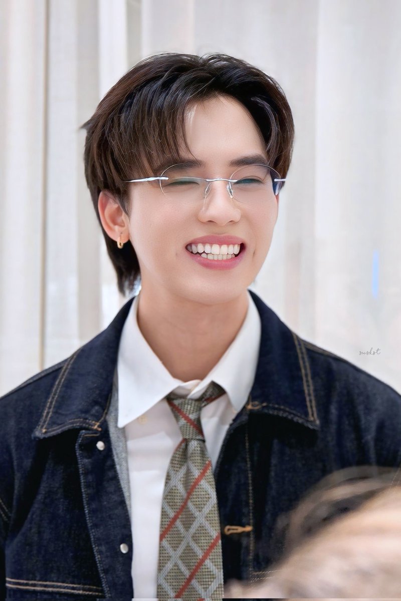 su_skst's tweet image. หนุ่มแว่น🤓

#FlukePongsapat 
#BetterWithYou #จะให้ไปรักใคร