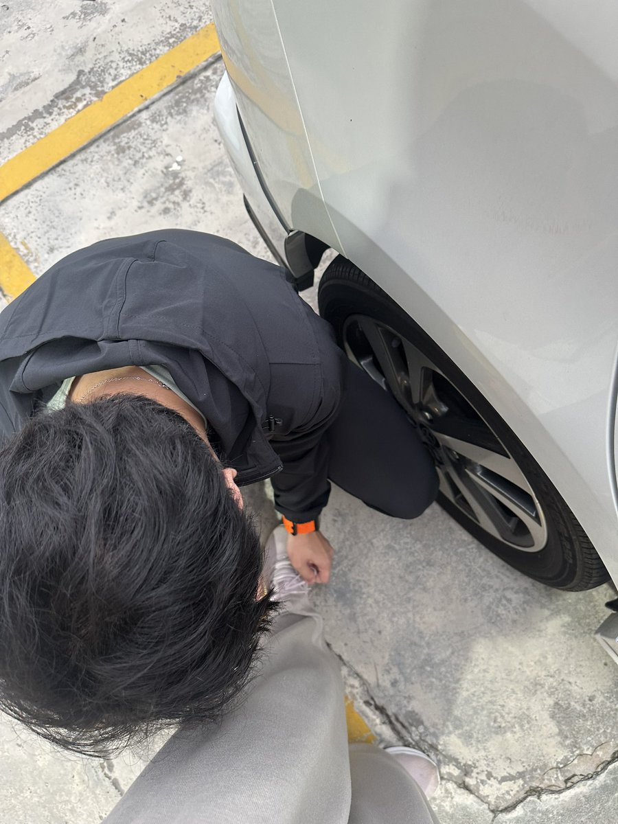 when he pays, he drives and he do man duties>>>> 🦋🦋🦋🦋