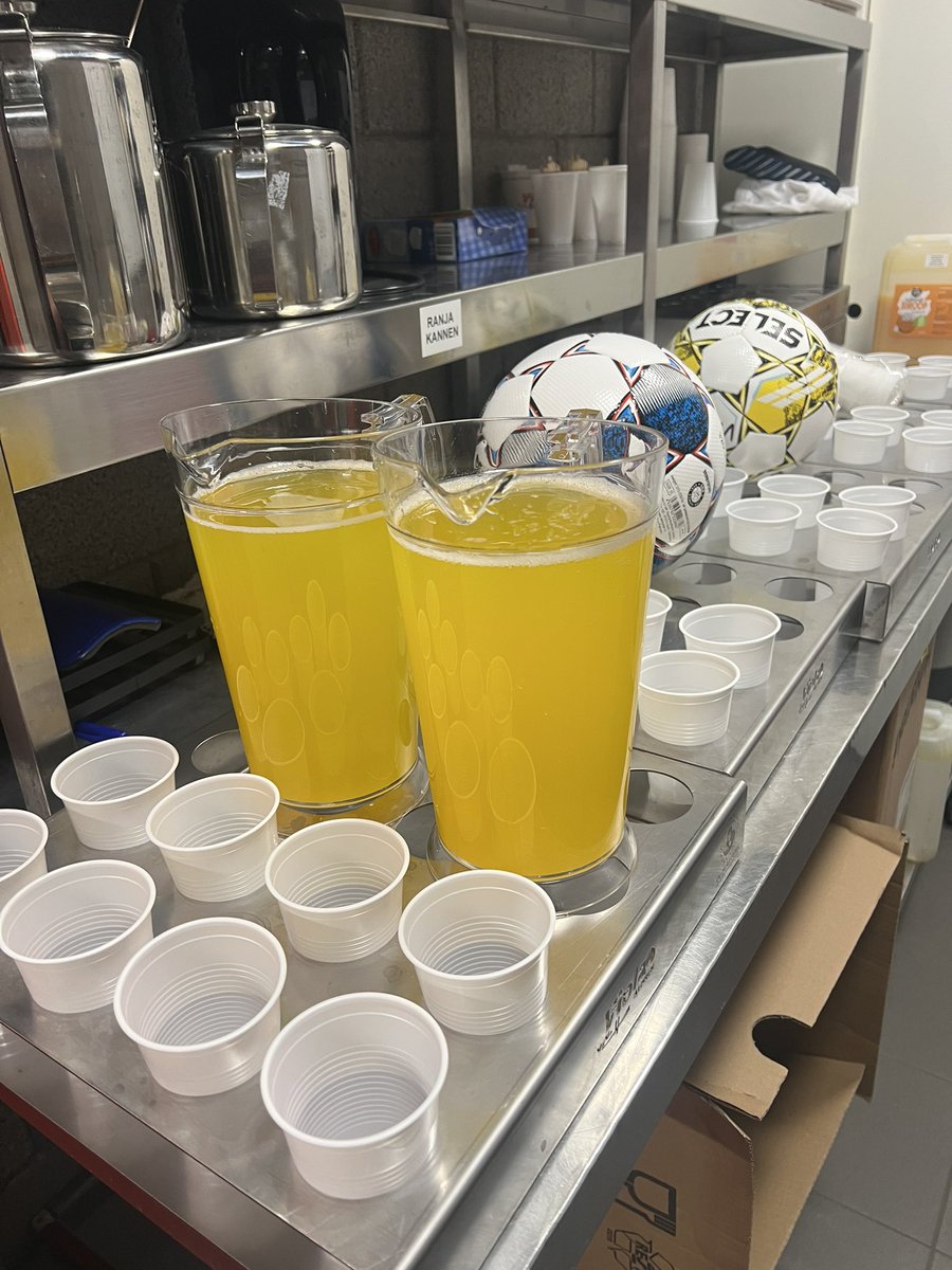 Gastvrouw en chef ranja in de kelder van <a href="/violakantine/">violakantine</a>  Wij zoeken nog vrijwilligers ??