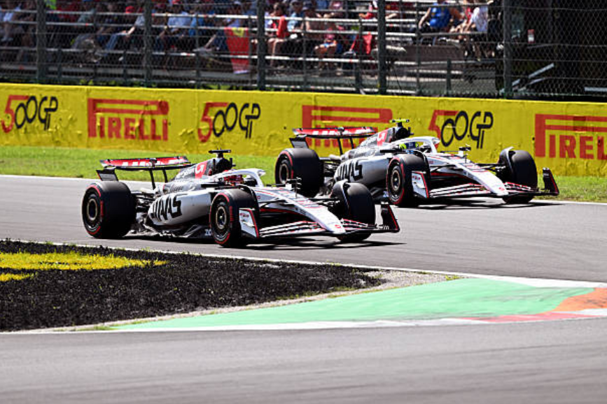 #F1 🇮🇹 #ItalianGP ⏱️Se viene la Qualy ! 

Así esta el #ManoaMano en Clasificación🤜🤛

🇦🇺PIA 9 / 🇬🇧NOR 6
🇲🇨LEC 11 / 🇬🇧HAM 4
🇬🇧RUS 13 / 🇮🇹 ANT 2
🇳🇱VER 13 / 🇯🇵TSU 0
🇹🇭ALB 8 / 🇪🇸SAI 7
🇩🇪HUL 6 / 🇧🇷BOR 9
🇫🇷HAD 10 / 🇳🇿LAW 3
🇪🇸ALO 15 / 🇨🇦STR 0
🇫🇷OCO 8 / 🇬🇧BEA 7
🇫🇷GAS 7 / 🇦🇷COL 2