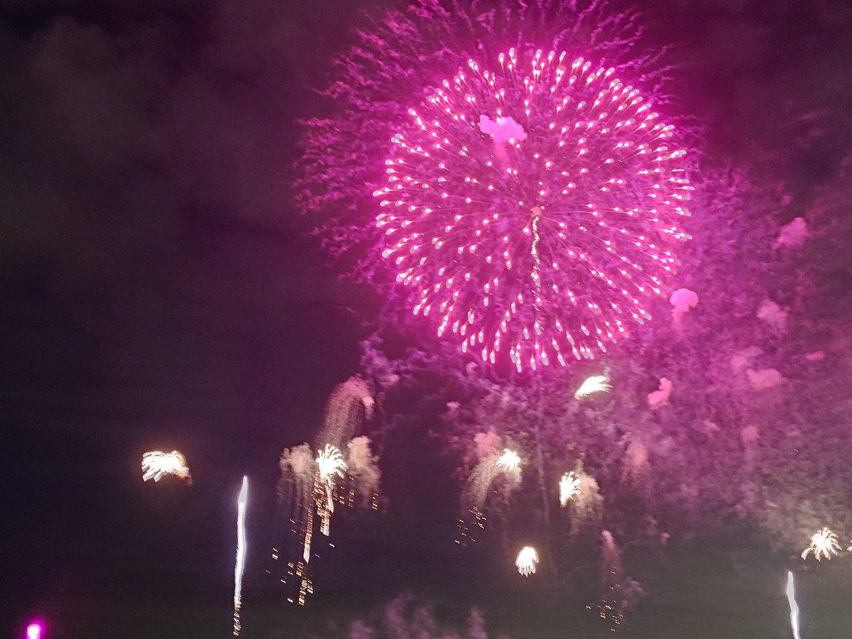 AmA＠🌸☄️🍃☃️🧪🎤👑🤖⚔️💫💬🔁💙 tweet media