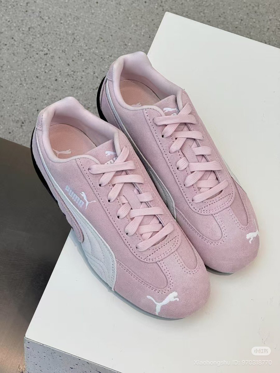 girlboss tweet media