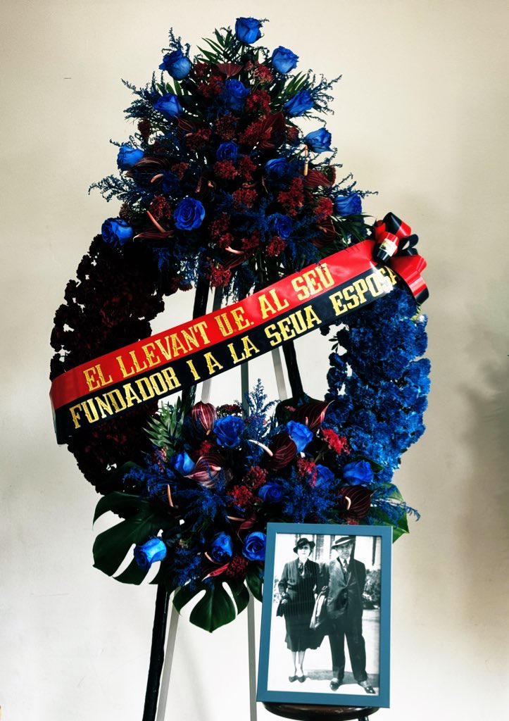 Hui el <a href="/LevanteUD/">Levante UD</a>, amb la col•laboració de <a href="/Memoria_Dival/">Memòria Democràtica - Diputació de València</a> ha realitzat un emotiu acte per a rebre les despulles de José Ballester, fundador del club, i la seua dona Teresa Molins, que seran soterrats al Cabanyal, com era el seu desig, després de viure i morir a l’exili de Paris