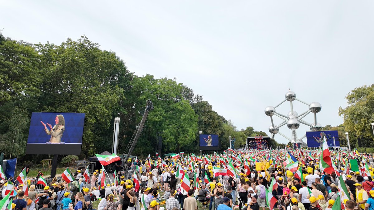 شما نسل پیشرو، و ای زنان و ای جوانان که در پی آزادی، دموکراسی و برابری هستید! همه چیز در اراده و دستان شما رقم می‌خورد. قیام را شما برپا می‌کنید. ایران را شما آزاد می‌کنید. 
پیروزی و آینده را شما می‌سازید. می‌توان و باید. 
#شصت_سال_مقاومت