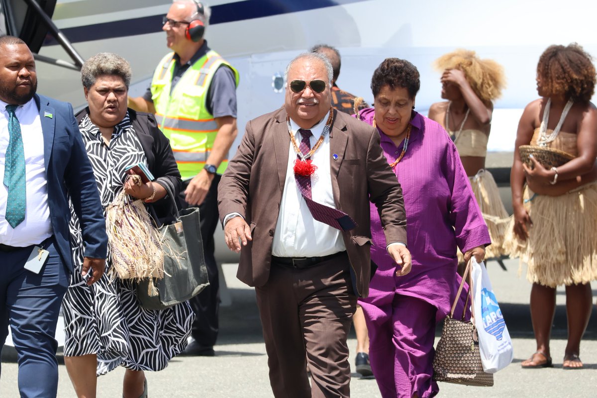 Leaders started arriving Saturday for #54piflm Niue Prime Minister, Tuvalu Prime Minister, Tonga Prime Minister and PIFS Secretary General. "Umi tugeda for an integrated Blue Pacific Continent ". The leaders were met at the airport by 🇸🇧 Foreign Affairs Minister #solomonislands