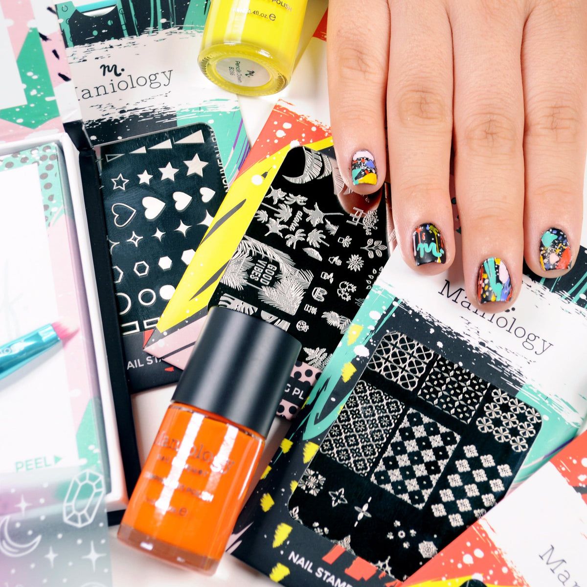 LacquerList's tweet image. Maniology's Halloween Shop is open with 3 new nail stickers, 2 new press-ons, 3 new stamping plates, and a Halloween themed starter kit. Of course all of their available releases from Halloween's past are listed as well. maniology.com/collections/ha… #maniology #nailart #pressons