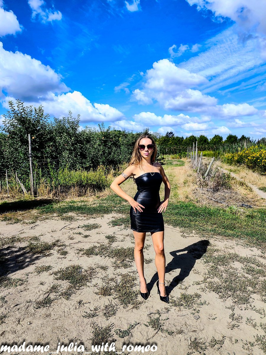 I Hope you enjoy my outdoor pics 🔥 I love pose there 🔥😈