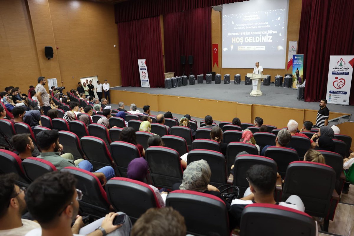 urfahaberajani's tweet image. 📍KARAKÖPRÜ BELEDİYESİ’NDEN ÜNİVERSİTELİ GENÇLERE ANLAMLI DESTEK

#Karaköprü Belediyesi, üniversiteyi kazanarak önemli bir başarı elde eden gençleri yalnız bırakmadı. “#Üniversiteye İlk Adım” etkinliği kapsamında, 280 öğrenciye içerisinde kişisel eşyalar ve temel ihtiyaç…