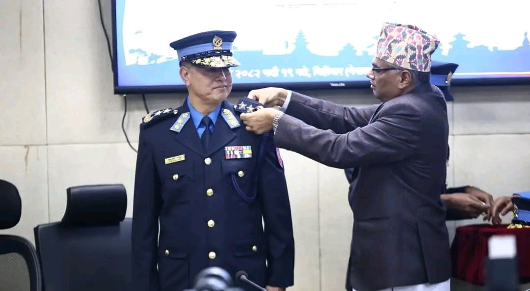 आईजिपी साब, 
आजको Hit and Run केशमा किन कोही पक्राउ परेनन्? तपाइको काँधको फूली एमालेको कि जनताको?