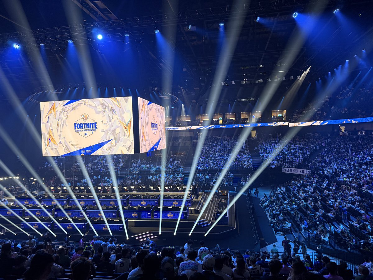 Valouu (@valouumng) on Twitter photo 