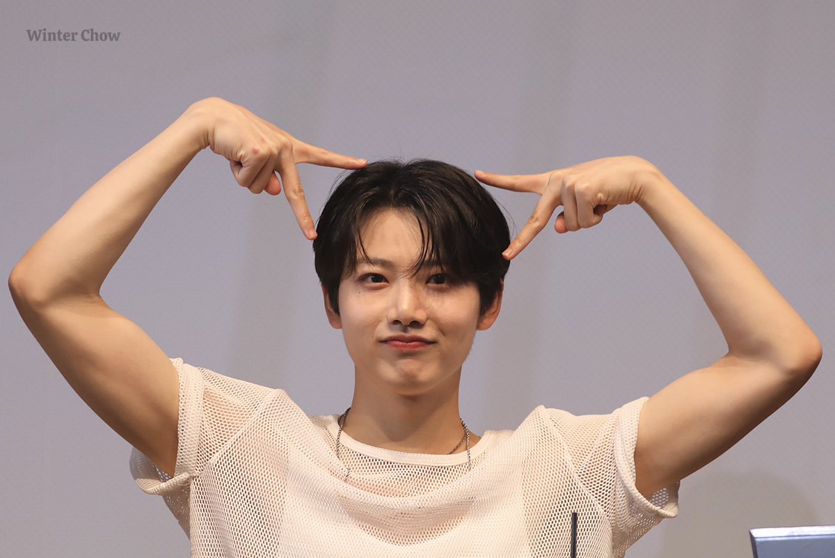 winter_chow3016's tweet photo. 250906 뮤직아트

고양이 귀🐱

#준규 #JUNKYU #ジュンギュ
#트레저 #TREASURE #トレジャー https://t.co/CdnFrATcHT