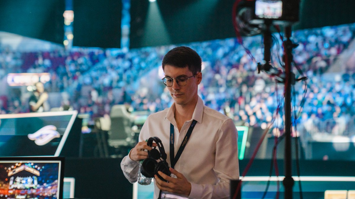 🎉 Joyeux anniversaire à notre caster <a href="/BLANC_OG/">Blanco</a> !

30 ans aujourd'hui, bientôt les Worlds #RLCS pour fêter ça ! 🔥