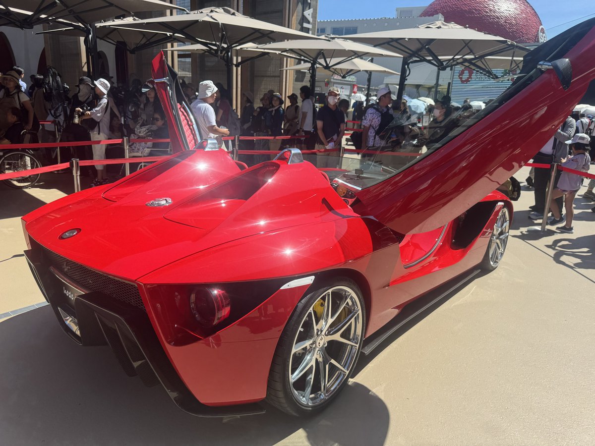 イタリア館でフェラーリが展示されていました。 Ken Okuyama Cars Kode