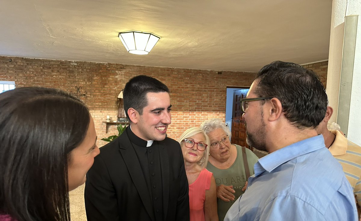 Parroquia de San Roque (Sevilla) (@psanroquesev) on Twitter photo Mañana domingo D. Jesús Espinar Valle tomará posesión como Vicario parroquial de <a href="/PSanRoqueSev/">Parroquia de San Roque (Sevilla)</a> en la celebración eucarística de las 12h.
Invitamos a todos los grupos parroquiales a asistir y le pedimos al Altísimo que le ilumine en su labor pastoral para con nuestra feligresía. Mañana domingo D. Jesús Espinar Valle tomará posesión como Vicario parroquial de <a href="/PSanRoqueSev/">Parroquia de San Roque (Sevilla)</a> en la celebración eucarística de las 12h.
Invitamos a todos los grupos parroquiales a asistir y le pedimos al Altísimo que le ilumine en su labor pastoral para con nuestra feligresía.