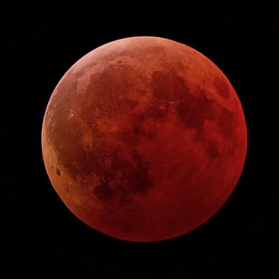 RakietowyRafal's tweet photo. 🌕✨MINI PRZEWODNIK ZAĆMIENIA KSIĘŹYCA

Już jutro (w niedzielę) czeka nas niesamowity widok na niebie. Po raz pierwszy od 2019 r. zobaczymy w całej Polsce całkowite zaćmienie Księżyca.

W tym wątku wyjaśniam, co, gdzie i o której oglądać. 👇

1/ https://t.co/tjQc5Iy5AB