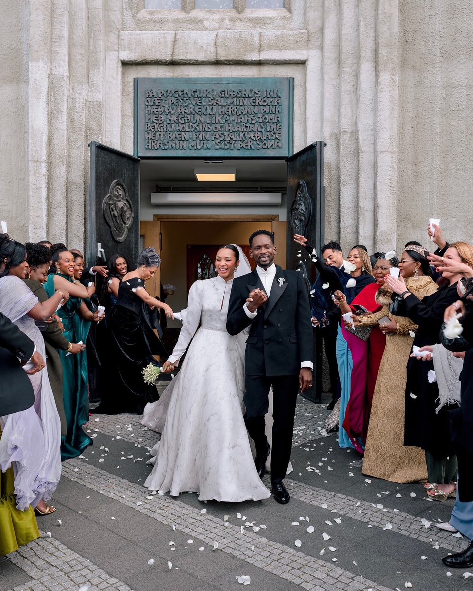 Congratulations to Mr and Mrs Ajibade 😍 <a href="/TemiOtedola/">Temi Ajibade</a> <a href="/mreazi/">Don Eazi</a> #LoveIsEazi …
May your Union last forever
F.Ote💲