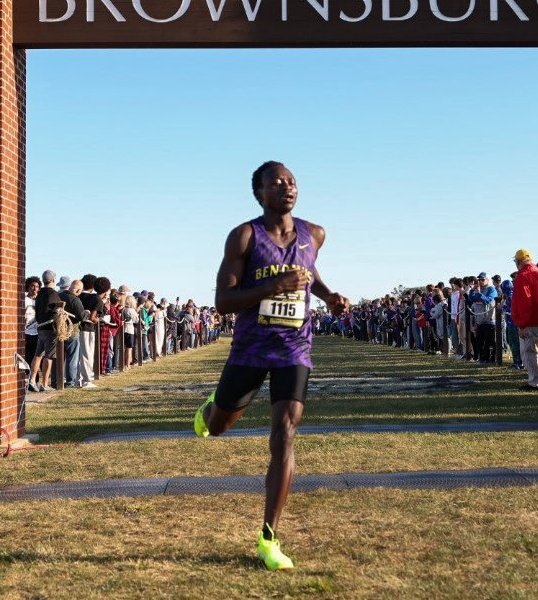 Congrats to BD Cross Country and Giant runner Aboubakar Ibrahim on his outstanding run to victory at the Brownsburg Invitational! Abou ran 15:16.07 to beat a deep field of runners from 27 teams, including Carmel, Brownsburg, Franklin Central, Avon, and North Central. Great Job!