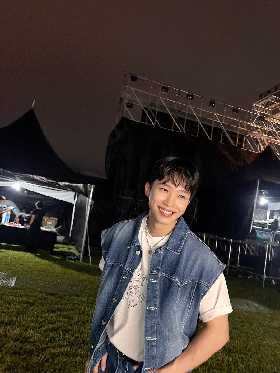 잊고있었던 비 맞으며 뛰어노는 낭만을 함께해준 엔피아 그리고 썸데이 관객여러분  고마워요💙
따뜻한 물로 샤워하고 푹 자자🩵

#NFlying #엔플라잉 #서동성 #SeoDongSung