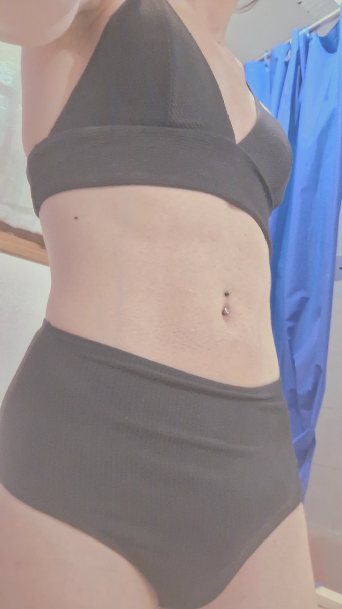 Ready for a tanning afternoon on the #beach
#femboy #trap #gay #fyp #sissy #bottom #trans #swimsuit