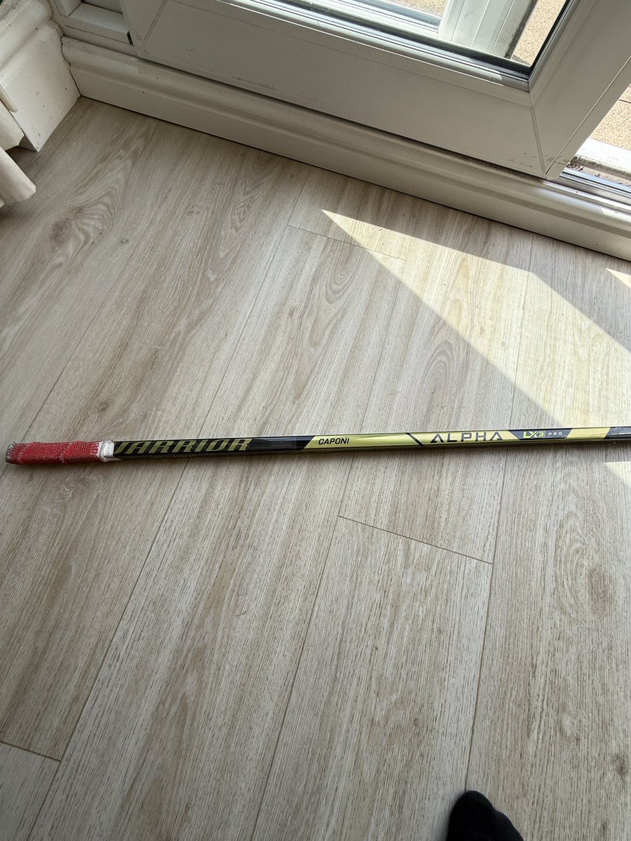🚨 Attention <a href="/cardiffdevils/">Cardiff Devils</a> &amp; Ice Hockey Fans! 🚨

The Devils have kindly donated a Connor Caponi stick, signed by the entire 2025/26 team – and I’ll be raffling it off to raise funds for Epilepsy Action as part of my Cardiff Half Marathon in October. 

More info in the photos!