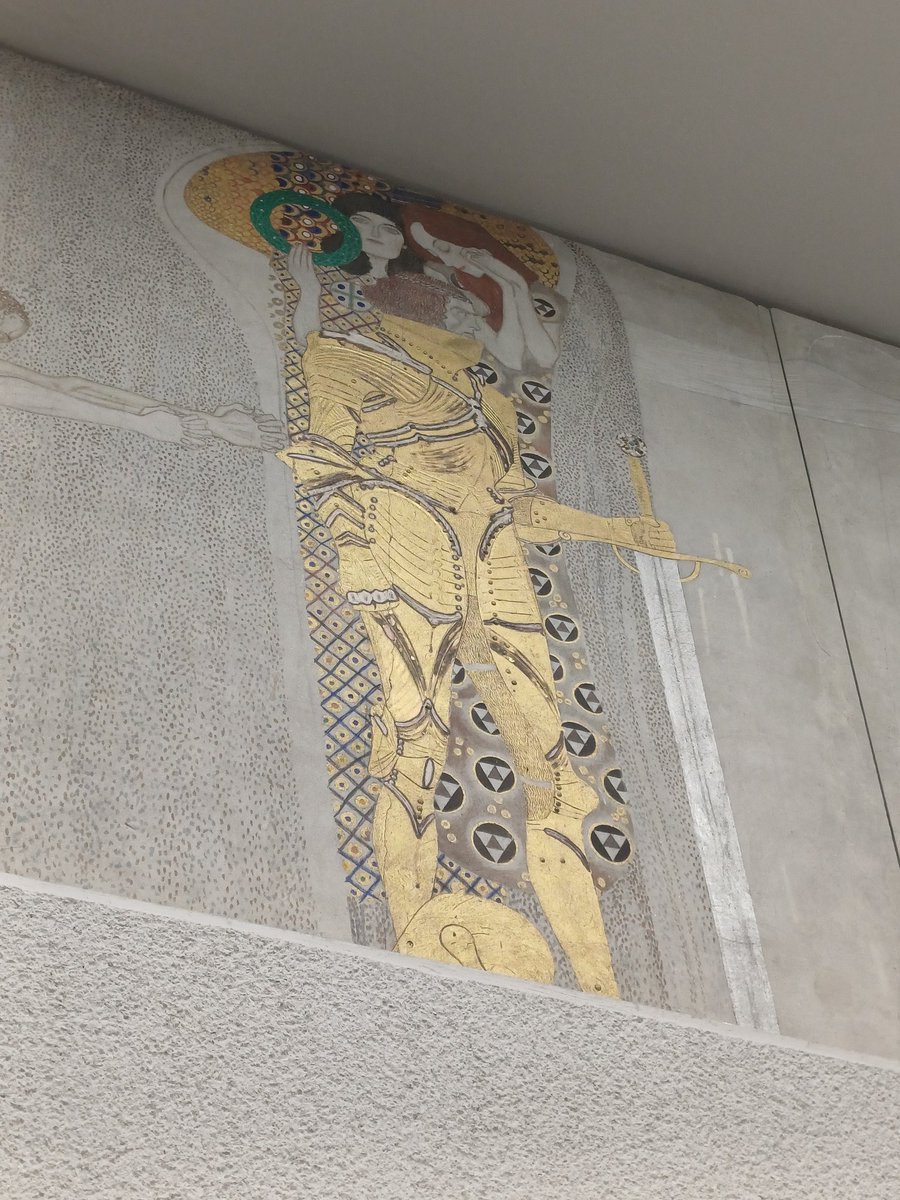 petrfischer3's tweet photo. Ty Klimtovy beethovenovské vlysy... a pŕitom "alle Menschen werden Brüder", dnes taková pitomost, secese se vrací, eecese nás skácí 👣👁
#Wien #Secese https://t.co/iF3KrWRRA2