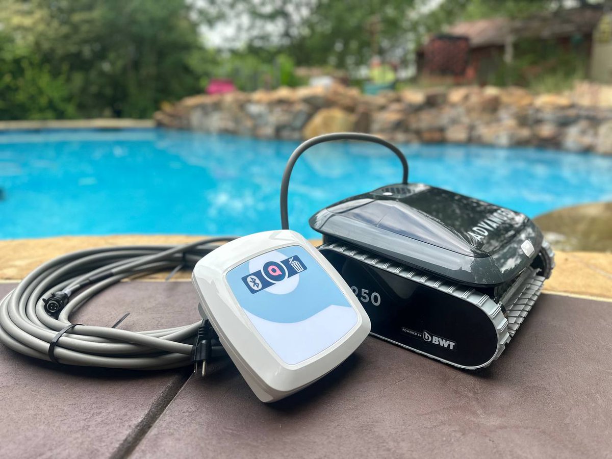 ClearCleanPool's tweet image. Could you use some extra help keeping debris and leaves out of your pool between weekly service?  This powerful guy can help!  Call Clear Impressions Pool Services to learn more!

#RoboticCleaner
#ProfessionalPoolCleaner