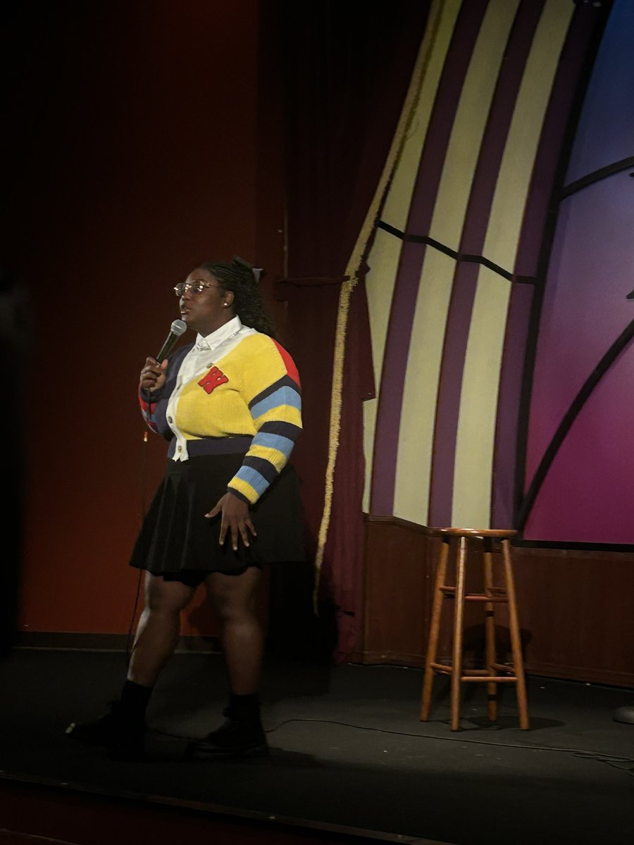 QueenOfCleanComedy tweet media