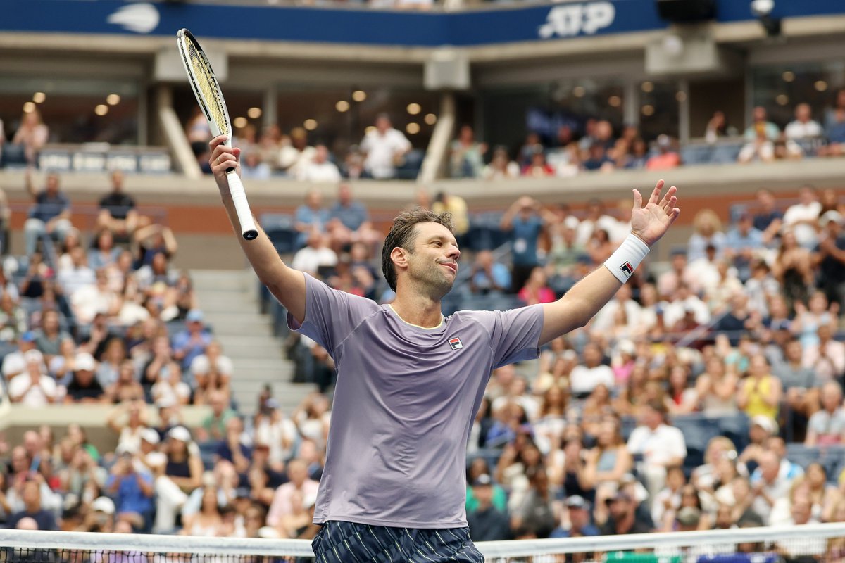 🎾Le ganó una final a Rafa Nadal
🎾Victorias vs. Del Potro-Nalbandian-Monfils en singles
🎾Fue N°1 del mundo con 39 años
🎾Oro 🏅 en Panamericanos 2007
🎾Acaba de conquistar el US Open
🎾Es su segundo Grand Slam en dobles, tras Roland Garros

HORACIO ZEBALLOS 🇦🇷. GIGANTE.