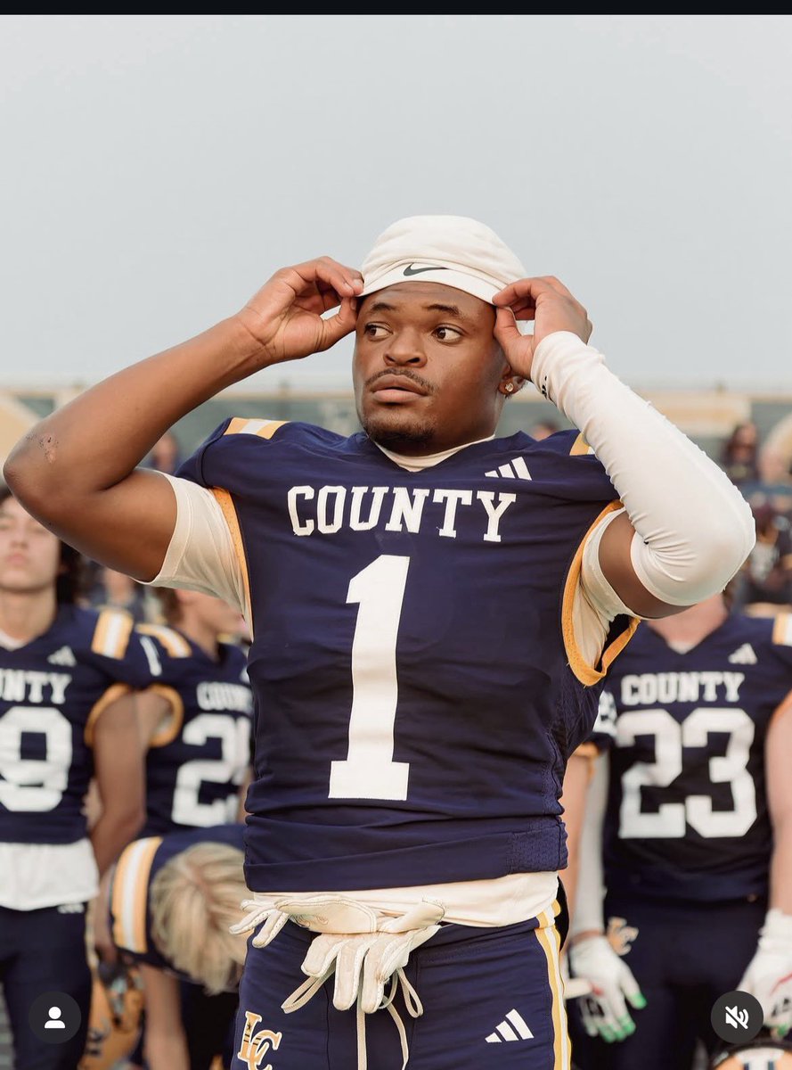 hudl.com/v/2SbKhM
week 2 highlights 
stats: 1 🛀,A pick,and a forced fumble 
coming different this year 🥷