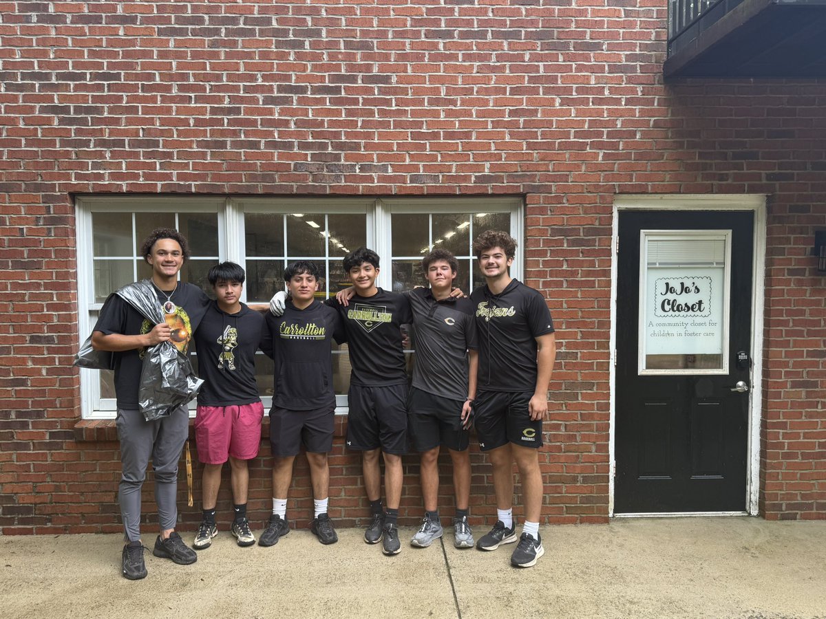 We had a lot more guys that helped out this morning with some community service but we were so busy I only managed to get this picture!  Thank you to all our guys who helped out and volunteered their time to do some good around the community this morning!  Go Trojans!