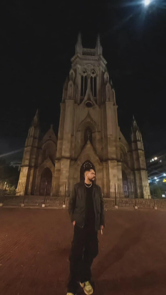 Cuidado, perro triste.