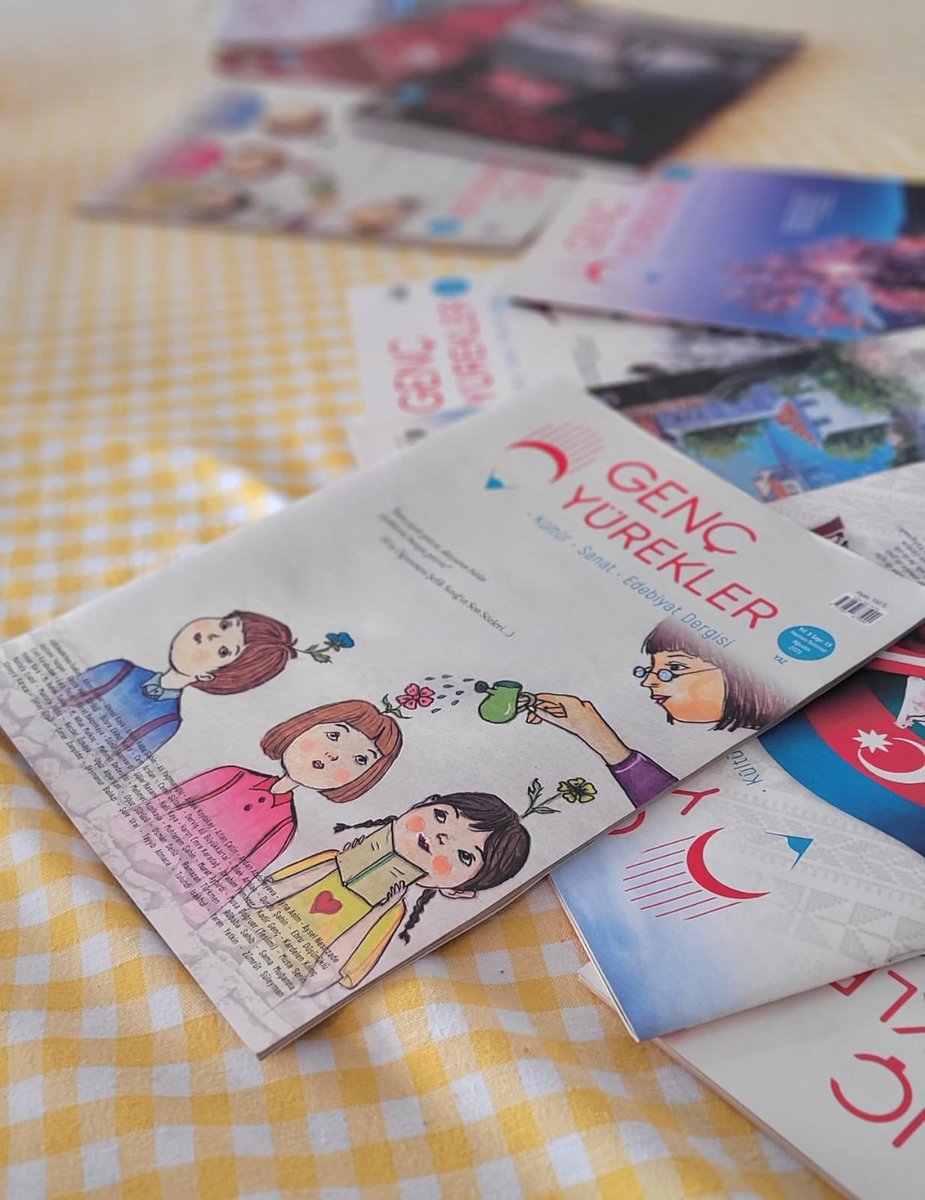 genc_dergisi's tweet photo. Yayın Kurulu Üyelerimizden Tuncay Çalışkan, İtalya/Milano'da; Ahsen Yıldız Şahin, Çanakkale'de; Havva Ay, Kırım Türkleri Kültür ve Yardımlaşma Derneği'nde, Dergimizi böyle fotoğrafladılar. Kendilerine gönülden teşekkür ediyoruz. https://t.co/aVqIHPXpgP