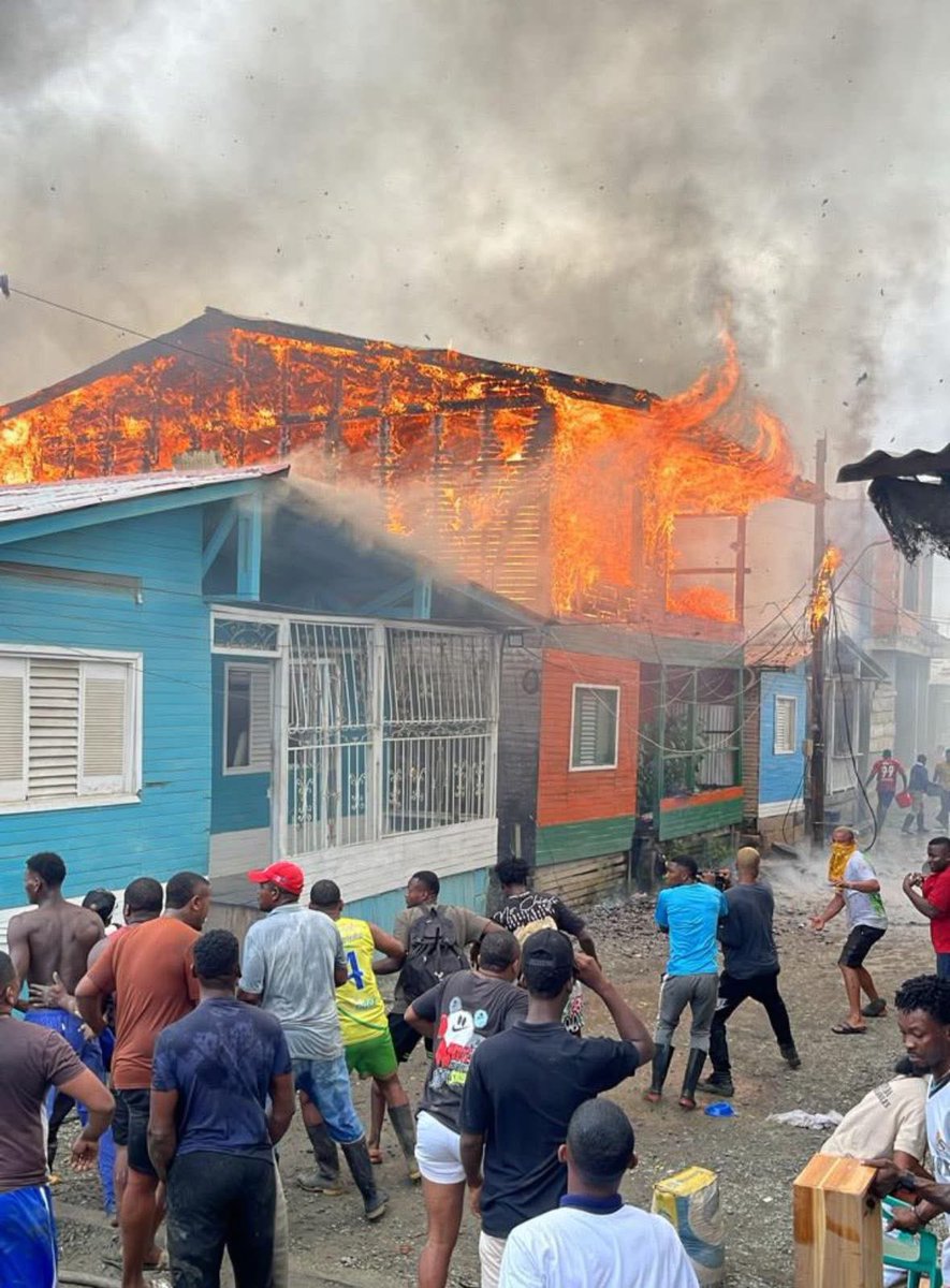 🆘‼️En Riosucio la historia se repite una y otra vez: incendios que golpean con fuerza, llamados urgentes que hacemos de inmediato y ayudas que nunca llegan a tiempo. Nuestra gente no puede seguir esperando.