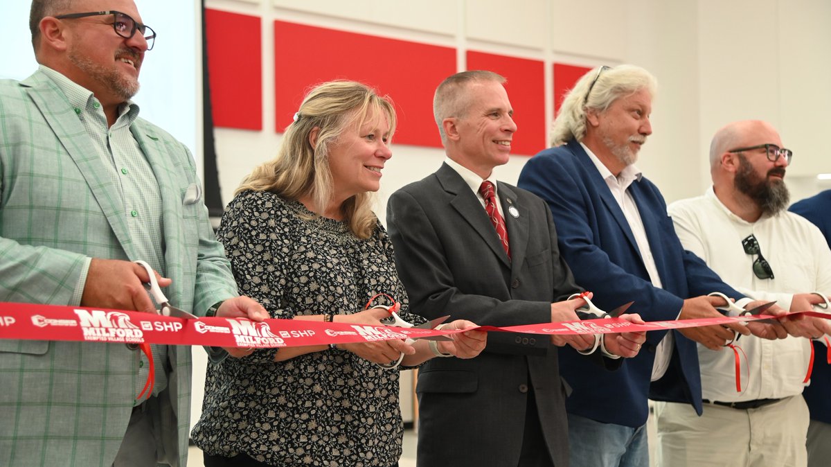 CongerBuilt's tweet photo. The new Milford Middle School features learning stairs, collaborative spaces, an open-concept media center, and an eagle-wing ceiling.
We were honored to be part of this project and loved joining the ribbon-cutting.

#CongerBuilt #BuildASolidFuture https://t.co/ibEHvrxyrc