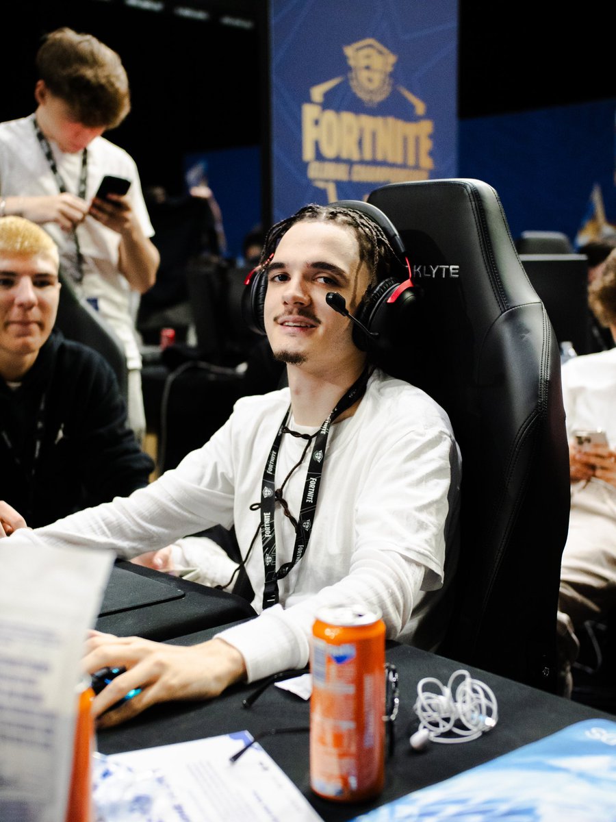 Our very own <a href="/venofn/">XSET Veno</a> takes game 5 🏆

#RepTheSet ❌
