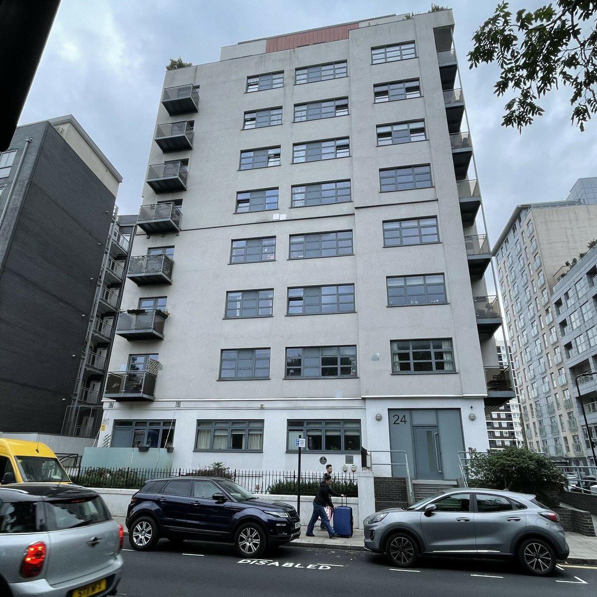 All in one! A 2024 plaque on Texyte House, Southgate Road, London, commemorates Rosa Luxemburg, Lenin, Trotsky, Stalin, Gorky “and others”.