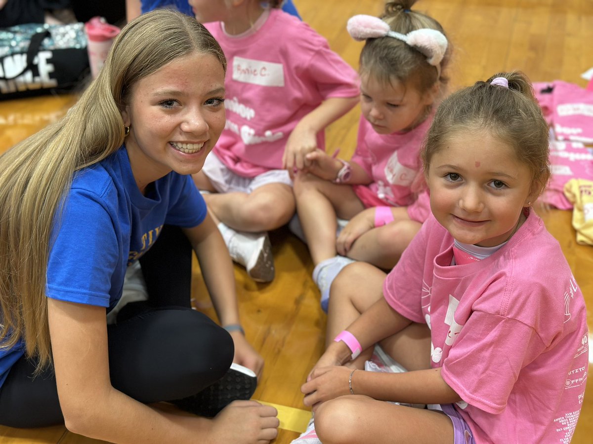 We had such a great time dancing with our Junior Golden Girls today! Be sure to catch us again under the Friday night lights at halftime on Friday! We can’t wait! 🤩🤩🤩