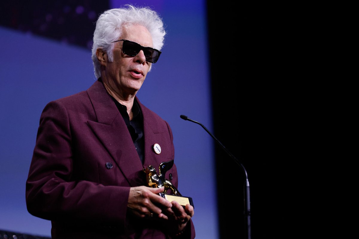 TheNYFF's tweet photo. Congrats to the Venice Film Festival winners coming soon to #NYFF63!

🏆 Golden Lion: FATHER MOTHER SISTER BROTHER (Jim Jarmusch)
🏆 Special Jury Prize: BELOW THE CLOUDS (Gianfranco Rosi)
🏆 Coppa Volpi for Best Actor: Toni Servillo (LA GRAZIA, Paolo Sorrentino) https://t.co/NSxePgoFQf