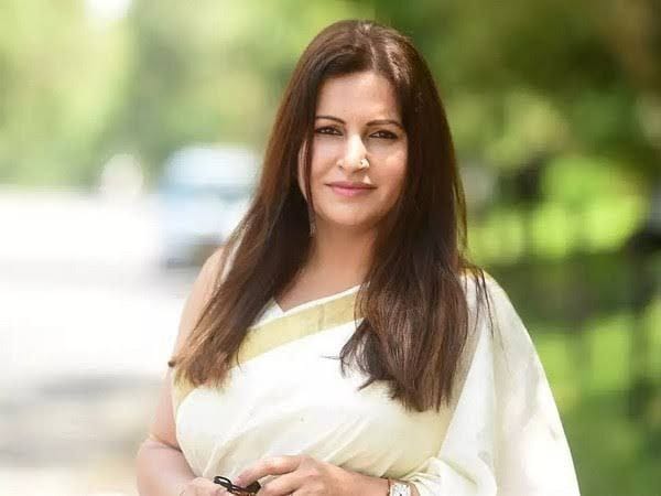 BharatKiNews_'s tweet photo. ๐ก Shocking!
Murderer of BJP leader Sonali Phogat, Sukhwinder Singh, gets bail to vacation in Bali with his wife for 2 weeks! ๐๏ธ
Goa Judge Irshad Agha grants permissionโฆ Gems of Judiciary? ๐คฏ
#SonaliPhogat #GoaJudiciary #BailControversy #BreakingNews #IndiaNews https://t.co/Hwgn4Lo1Oj