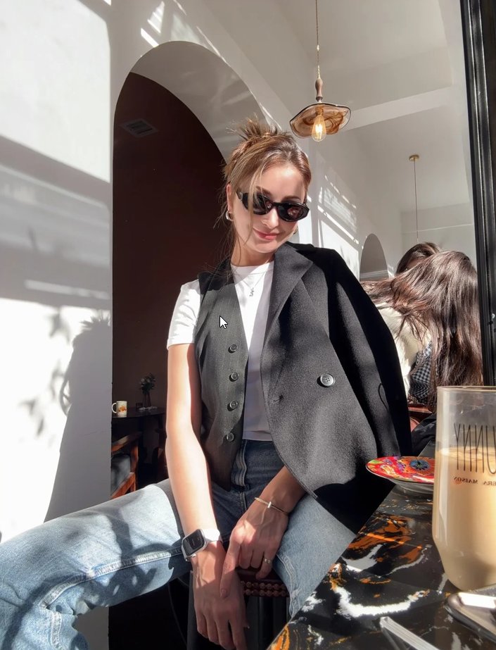 MeksPro's tweet image. In autumn, don't be too hard on yourself. Make yourself more perfect and happier.