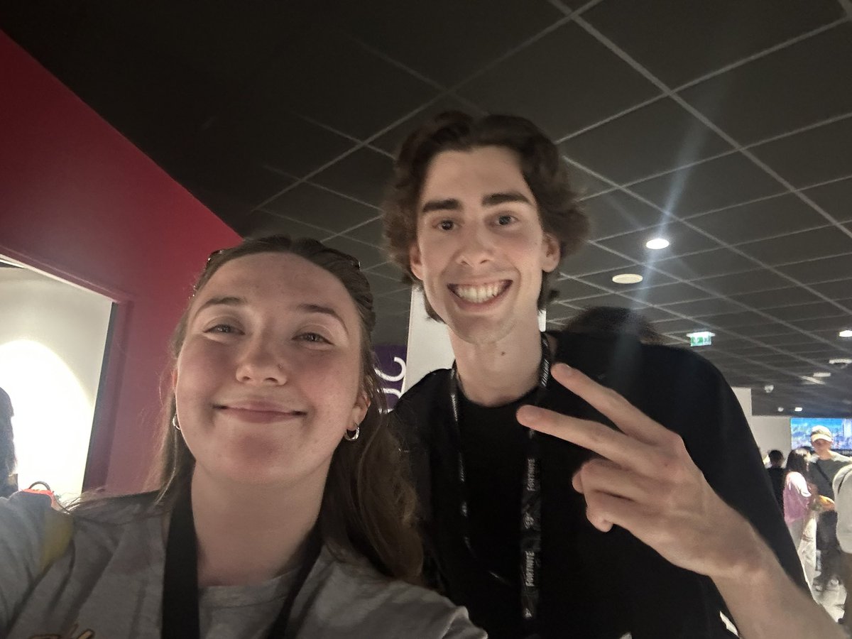 NipNipNo's tweet photo. So great meeting @npen01 - next time bring Chester 🐶 https://t.co/UM9NJwJybj