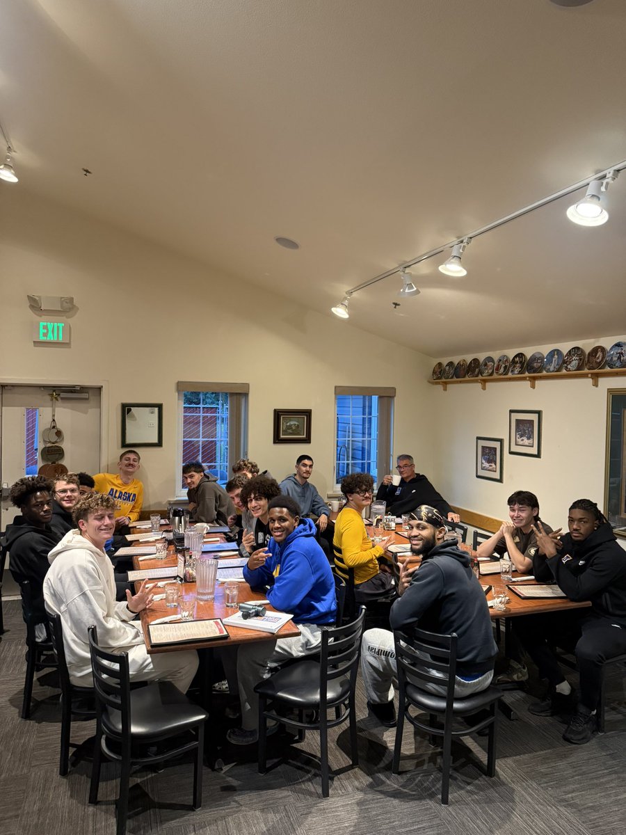 NanooksMBB's tweet image. We had a great time growing closer as a group yesterday during our Team Retreat!

More Connected, Inspired, and Together! 

Go Nooks! 🐻‍❄️

#NanookNation X #GNACMBB