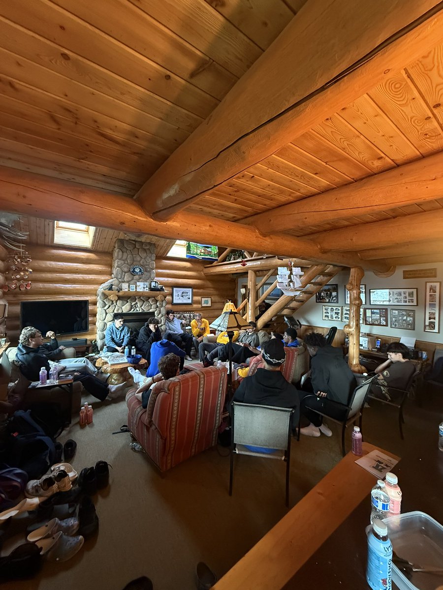 NanooksMBB's tweet image. We had a great time growing closer as a group yesterday during our Team Retreat!

More Connected, Inspired, and Together! 

Go Nooks! 🐻‍❄️

#NanookNation X #GNACMBB