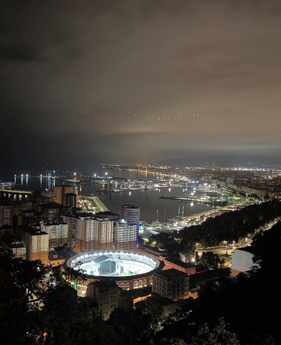 #Buenasnoches ✨ desde #Málaga 💜💚 !! 

📍 Mirador de Gibralfaro  

#malagaconacento #vivirenmlg #goodnight #followme