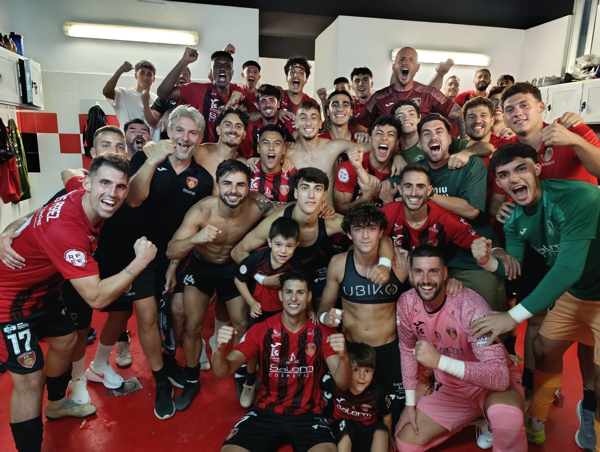 📸 ¡Hola Segunda RFEF! ¡Esto es Puente Genil!

#SubimosJuntosSeguimosJuntos | #VamosRojillos