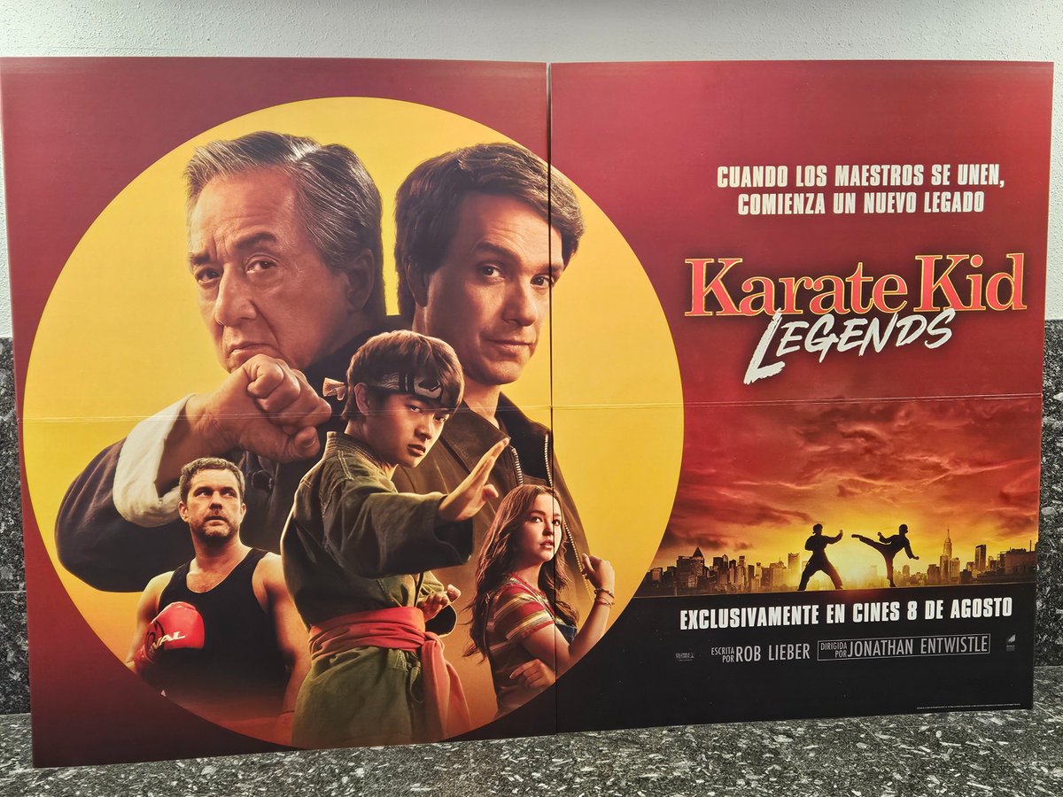 Tenien tanta pressa a acabar-la que s'han oblidat de contar-nos bé la història, d'explicar motius i personatges, de conduir-nos al gran combat per bon camí. Si ja ens la sabem de memòria cal oferir novetats i trama per tornar a enganxar els nous públics. 
Molt insuficient.
#JDPC