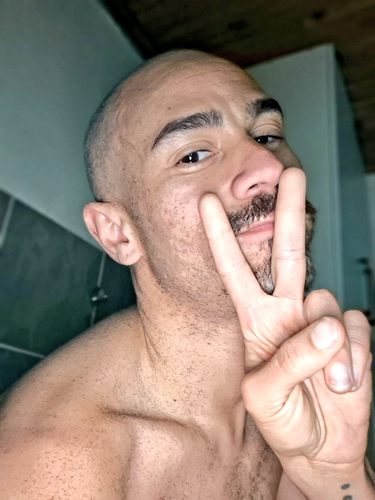 Not the bathroom bulb fusing as I was shaving my head. Good thing it wasn't my Southern tip.

Also do I post a selfie here every week? EW.
